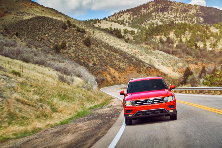  Volkswagen Tiguan S 2017 года  (NA) (фото 10 из 20)